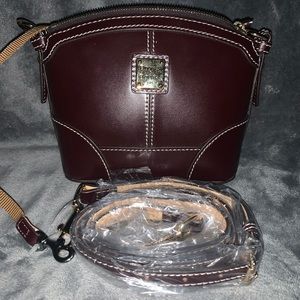 Dooney & Bourke -Crossbody Bag - Brown